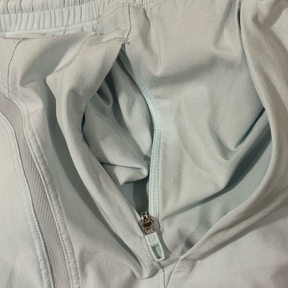 Lululemon Pace Breaker Short in Breeze Blue Size Large EUC - Picture 10 of 14